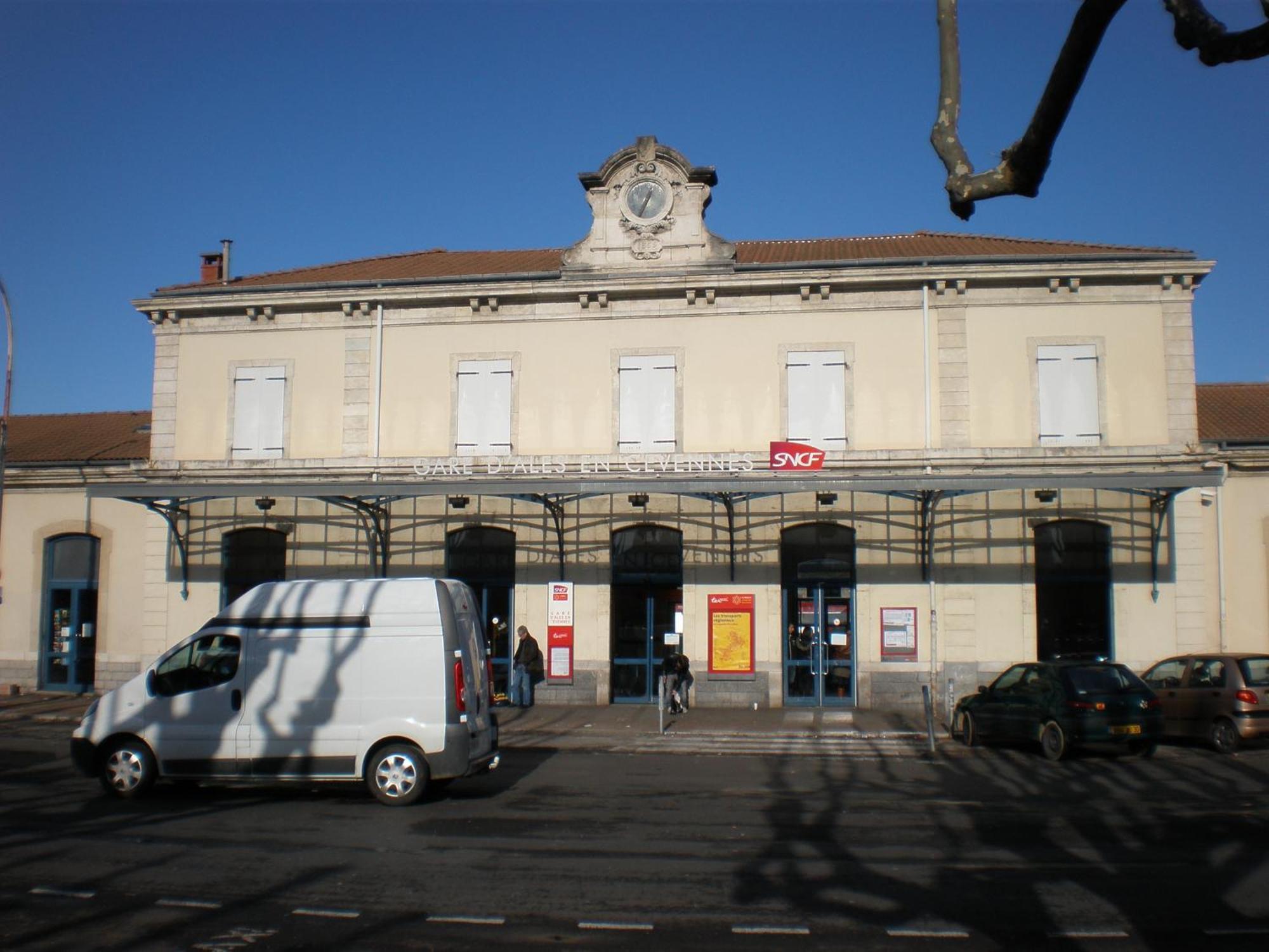 Appart Hotel Les Fleurs Ales Exterior photo